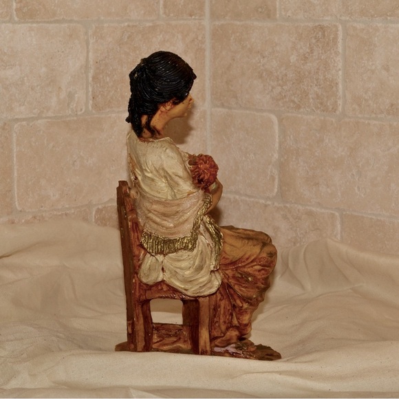 Early-Mid Century Ceramic Figurine SIGNED. - Picture 2 of 5